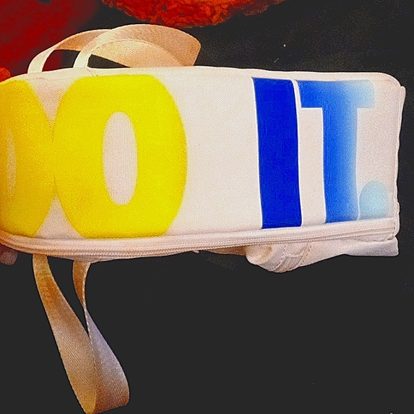 Lunchbox - Picture 5 of 9